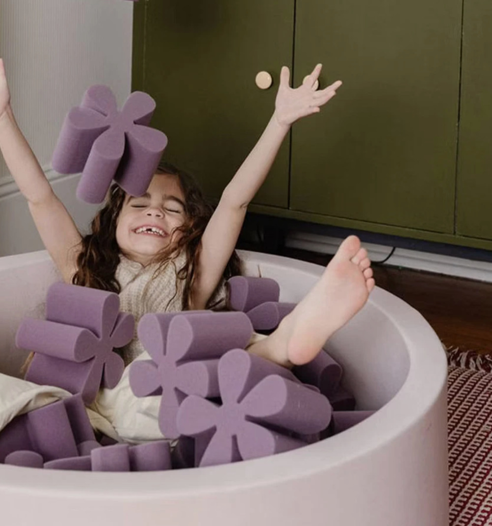 SMOL Foam Pit  WITH Daisy Foam - 30pc Purple NWT